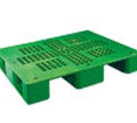 Pallet nhựa màu xanh lá