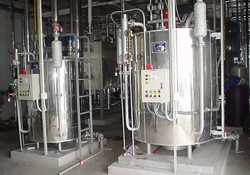 Nồi hơi đốt dầu kiểu trục lưu