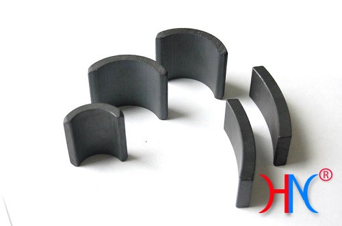 Nam châm đen (ferrite) hình cung