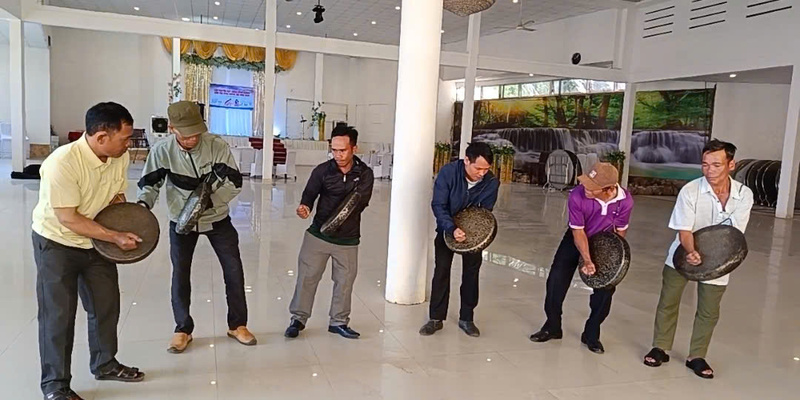 Nhạc cụ cồng chiêng của đồng bảo dân tộc thiểu số