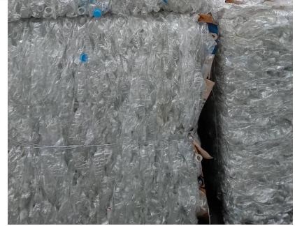 Nhựa tái chế PET Flakes