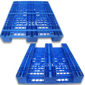 Pallet nhựa màu xanh