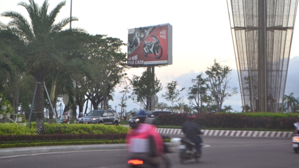 Thi công quảng cáo ngoài trời