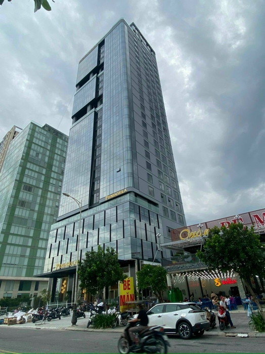 Peninsula Hotel
