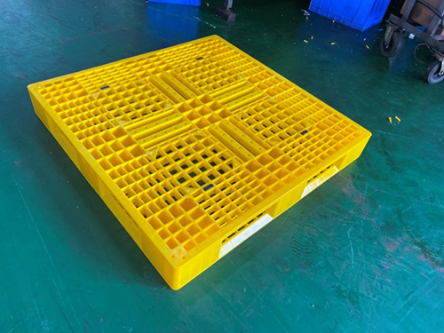 Pallet nhựa 1 mặt