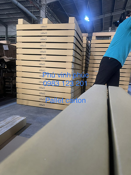 Pallet carton