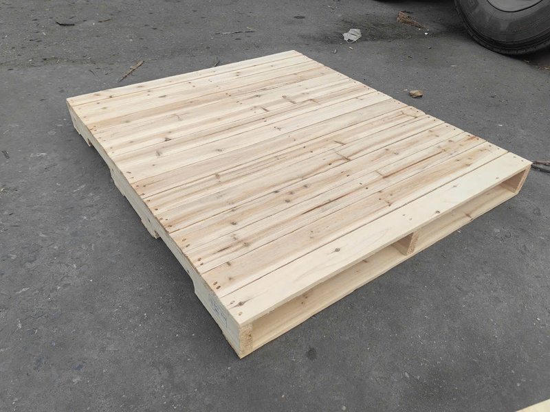 Pallet gỗ 4 hướng nâng