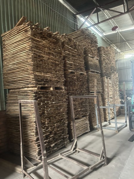 Pallet gỗ