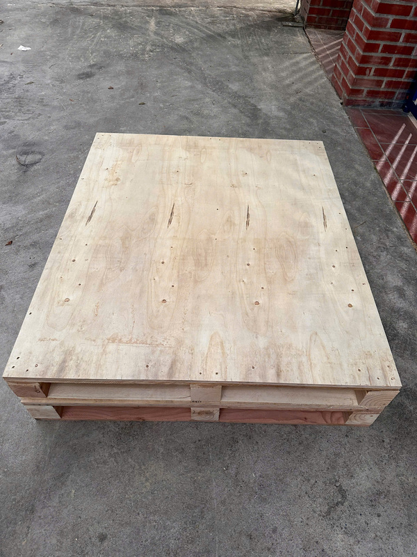 Pallet gỗ mặt kín