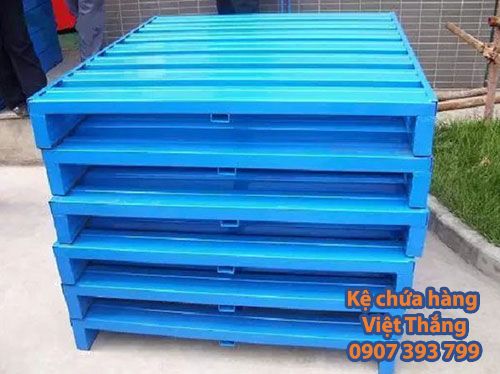 Pallet thép