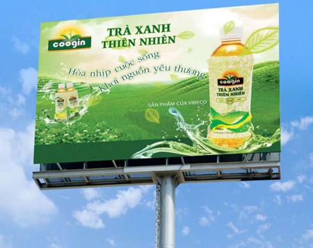 Pano quảng cáo nhãn hàng Sturi Weitzman