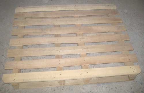 Pallet gỗ 2 hướng nâng