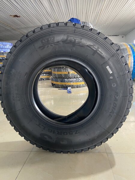 Lốp Q3 750R16 - 16PR