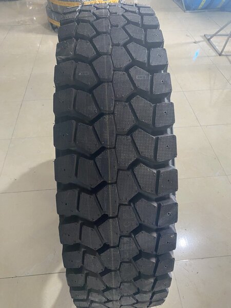 Lốp Q7 1100R20 - 18PR