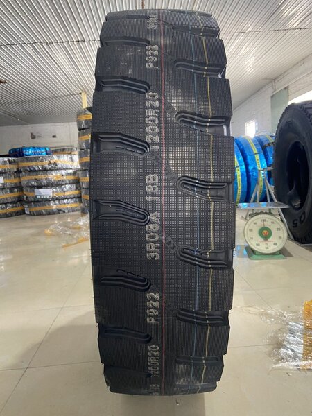 Lốp Q8 1200R20 - 20PR