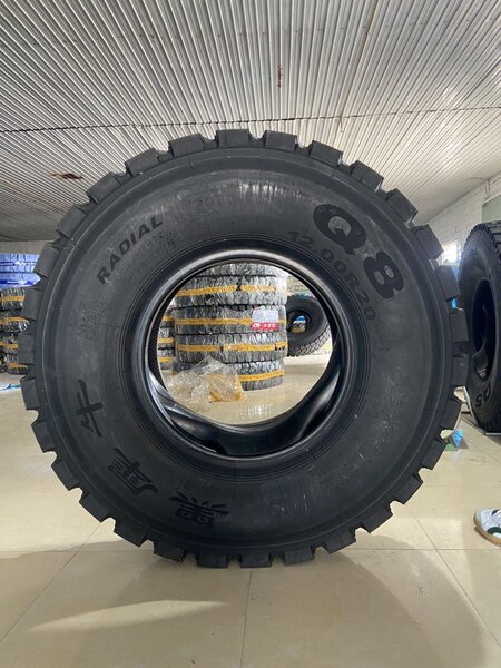 Lốp Q8 1200R20 - 20PR