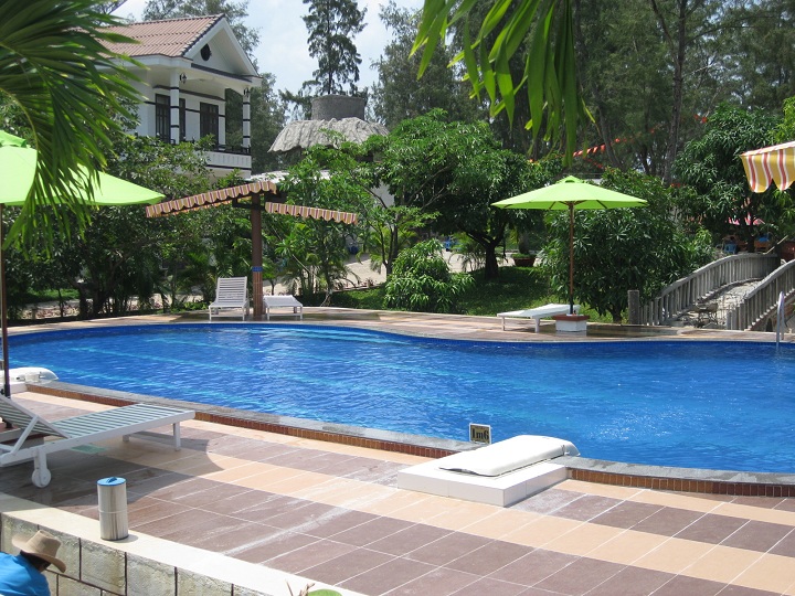 Hồ Bơi Resort Ba Thật (3 Sao)