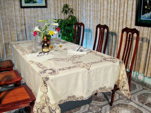 Ren - Khăn trải bàn cắt may