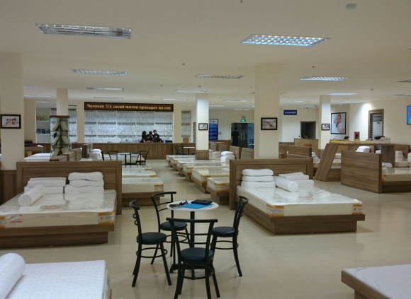 Cồn trình Showroom
