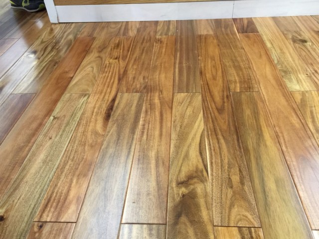 SOLID FLOORING
