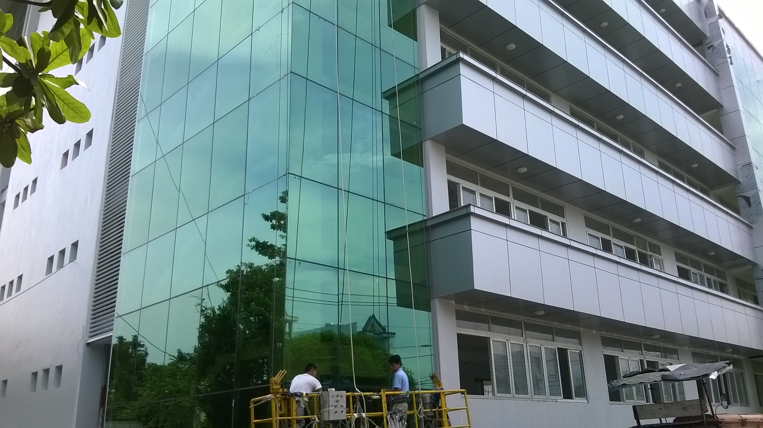 Mặt dựng nhôm kính