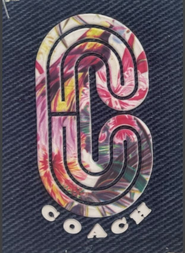 Logo TPR cứng trên vải bò