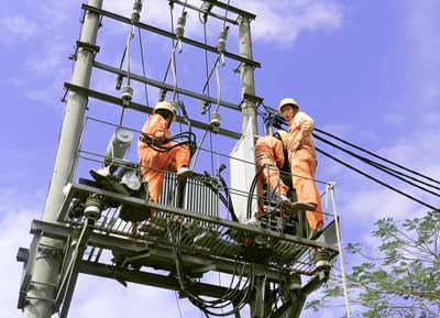 Lắp đặt dây và trạm biến áp