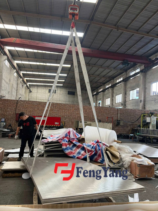 Tấm kim loại màu