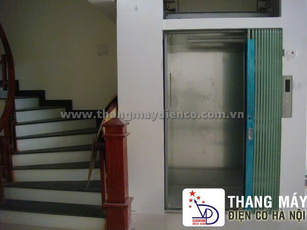 Thang máy tải hàng