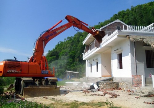 Tháo dỡ nhà cũ