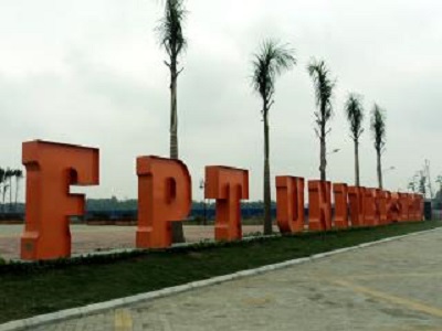 Thi công cây xanh trường ĐH FPT