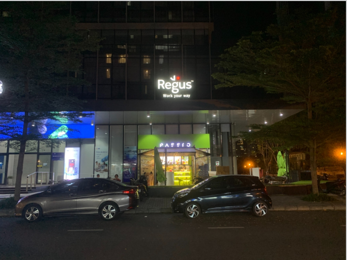 Thi công hệ thống biển hiệu Regus