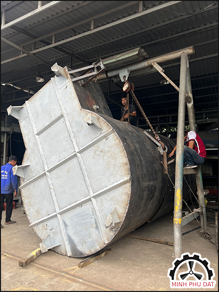 Thi công lắp đặt bồn chứa