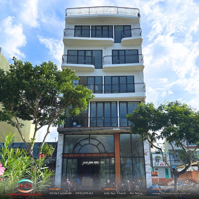 Thi công tòa khách sạn tại đường Nguyễn Tất Thành