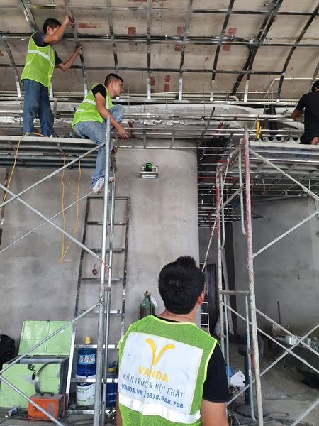 Thi công trần Picomat thi công trần khung inox