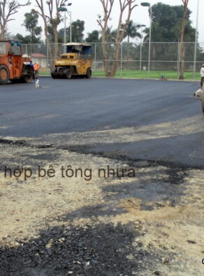 Trải thảm bê tông nhựa sân tenis