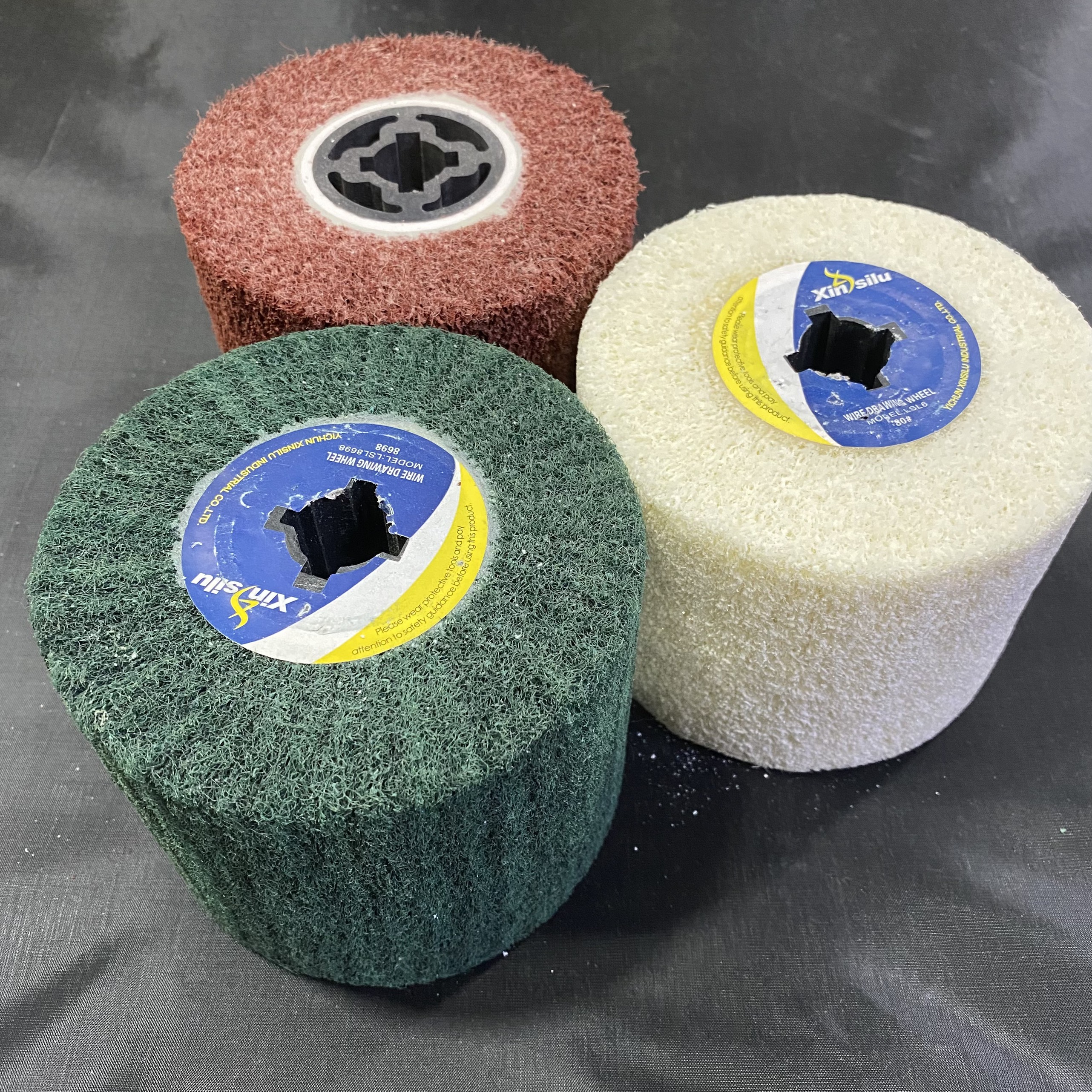 Trục nỉ đánh bóng