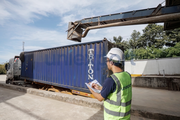 Tải hàng container