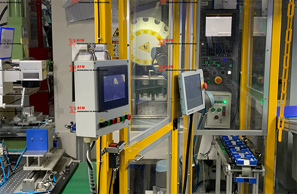 Robot loading/unloading
