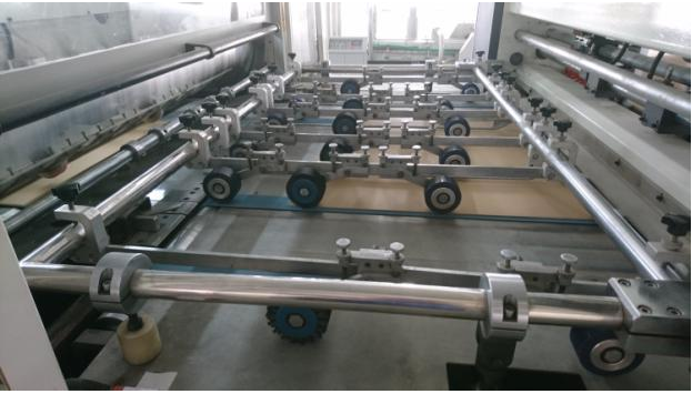 Máy bế dập tự động