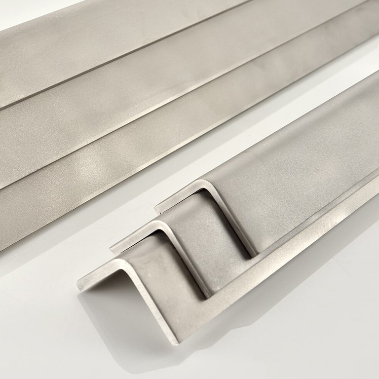 V đúc inox 304