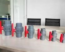 Van nhựa PVC tay đỏ