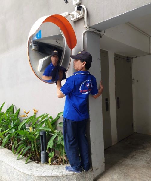 Dịch vụ vệ sinh khuôn viên