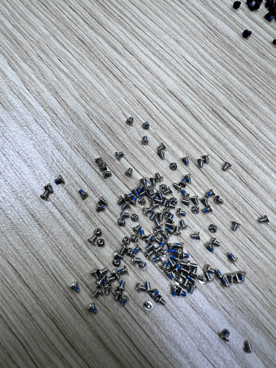 Vít nhỏ 1.4x1.25 mạ niken phủ keo