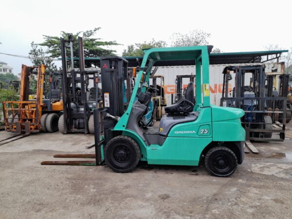 Xe nâng Mitsubishi 2.5 tấn FD25D