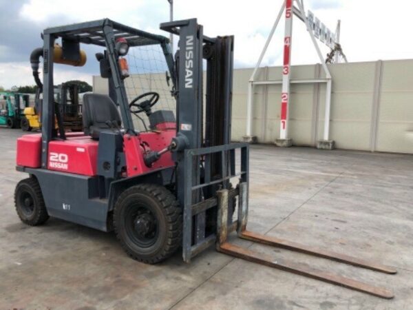 Xe nâng Nissan 2 tấn cũ FJ02