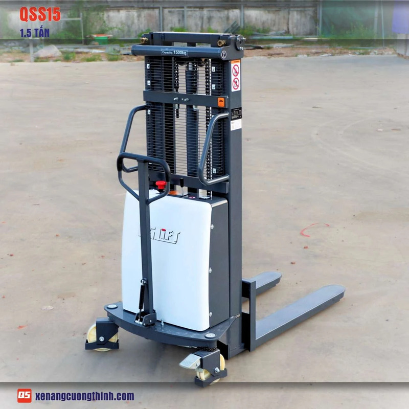 Xe nâng bán tự động 1.5 tấn QSS15