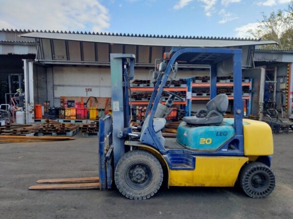 Xe nâng dầu Komatsu 2 tấn FD20T-12