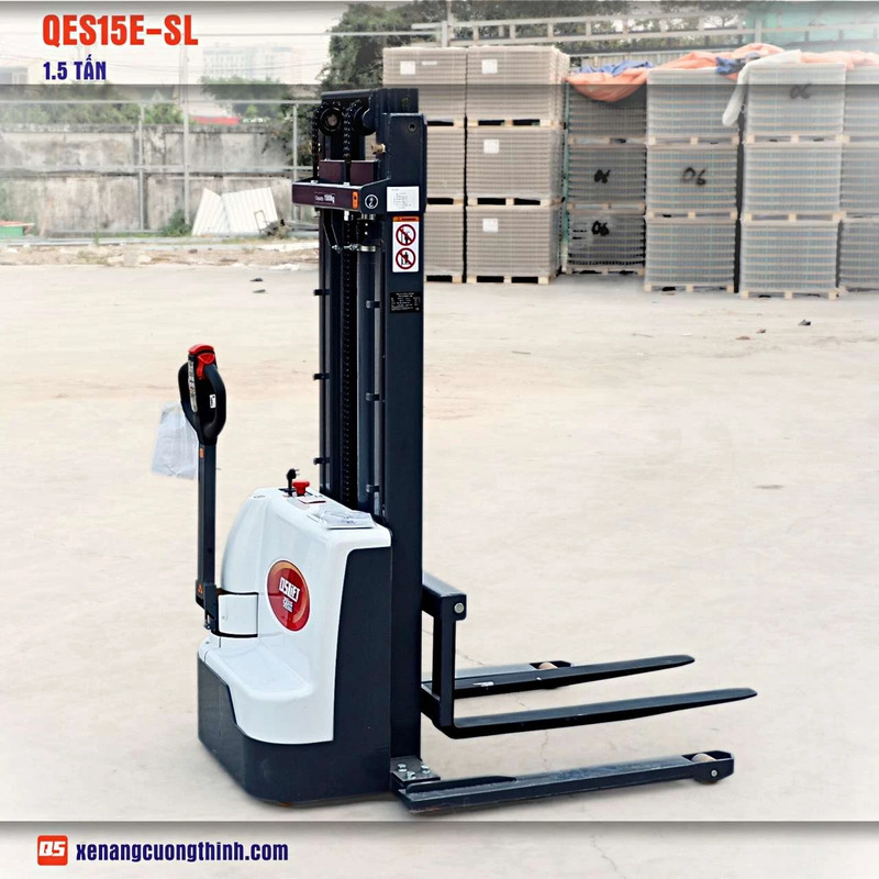 Xe nâng điện Stacker chân rộng 1.5 tấn
