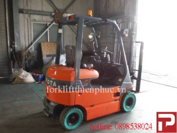 Xe nâng điện Toyota 7FB25